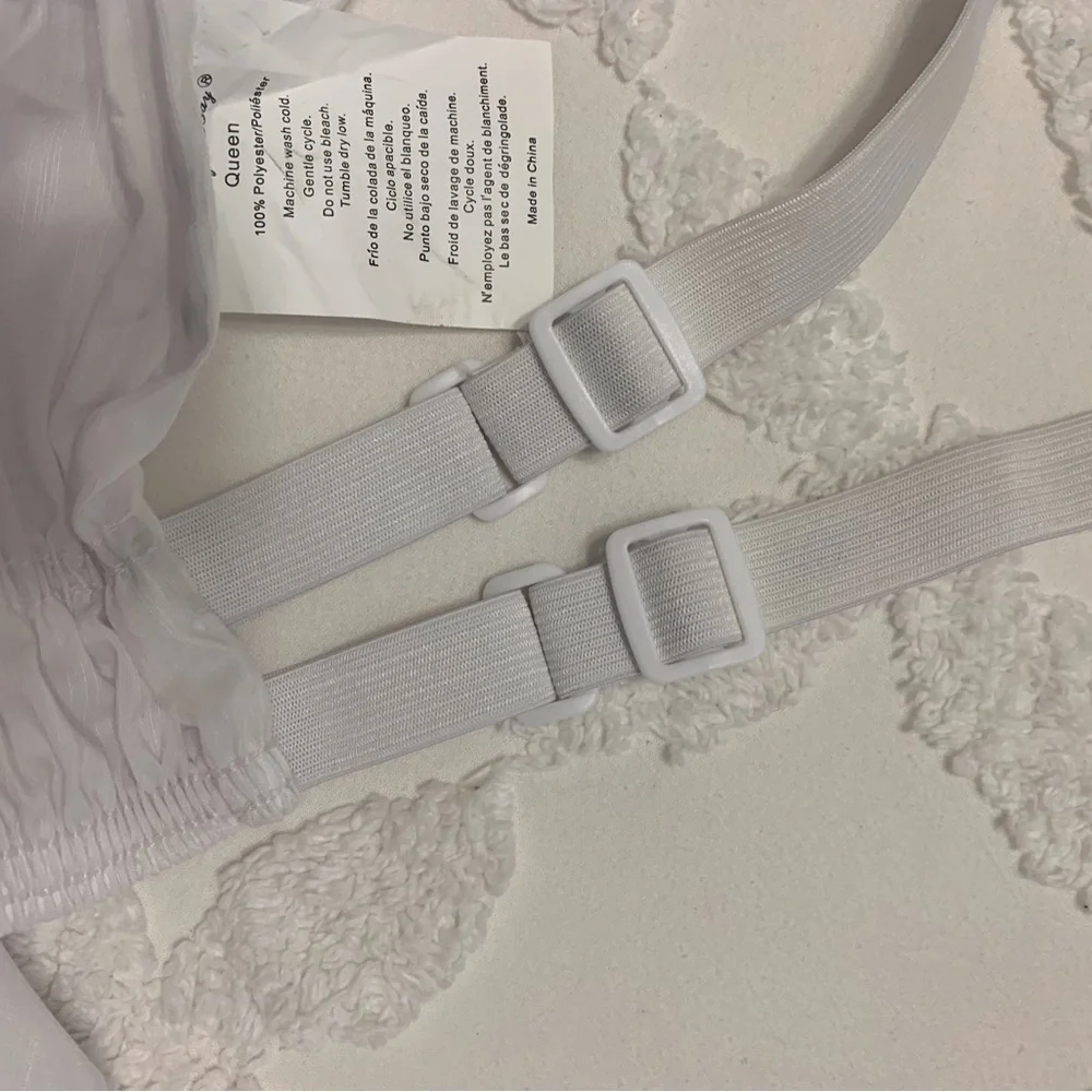 Luxurious White Bed Skirt